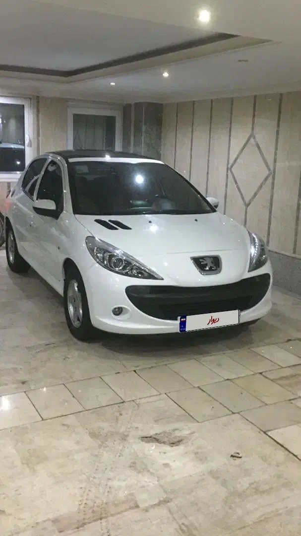 پژو ۲۰۶ سفید با شرایط عالی
